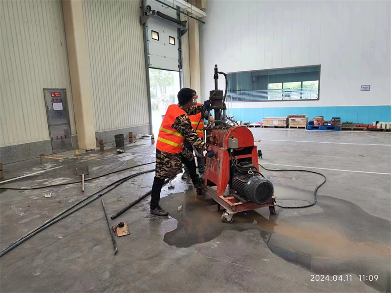 繁峙厂房地面下沉塌陷注浆加固施工